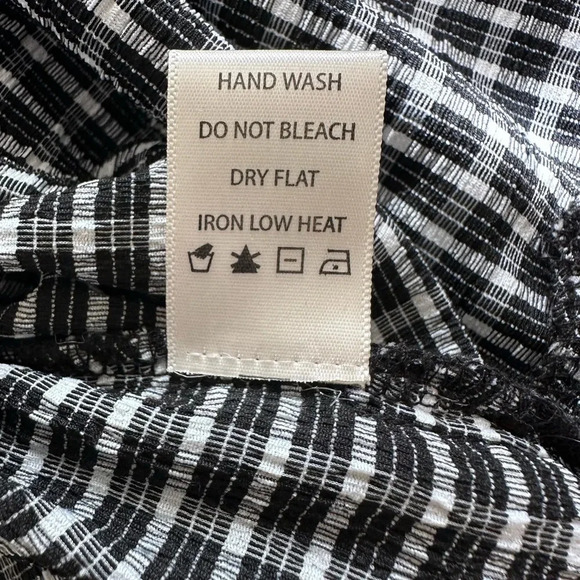 Max Studio Self Tie V neck Blouse, size Small - Picture 7 of 7